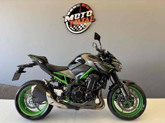 KAWASAKI Z900 